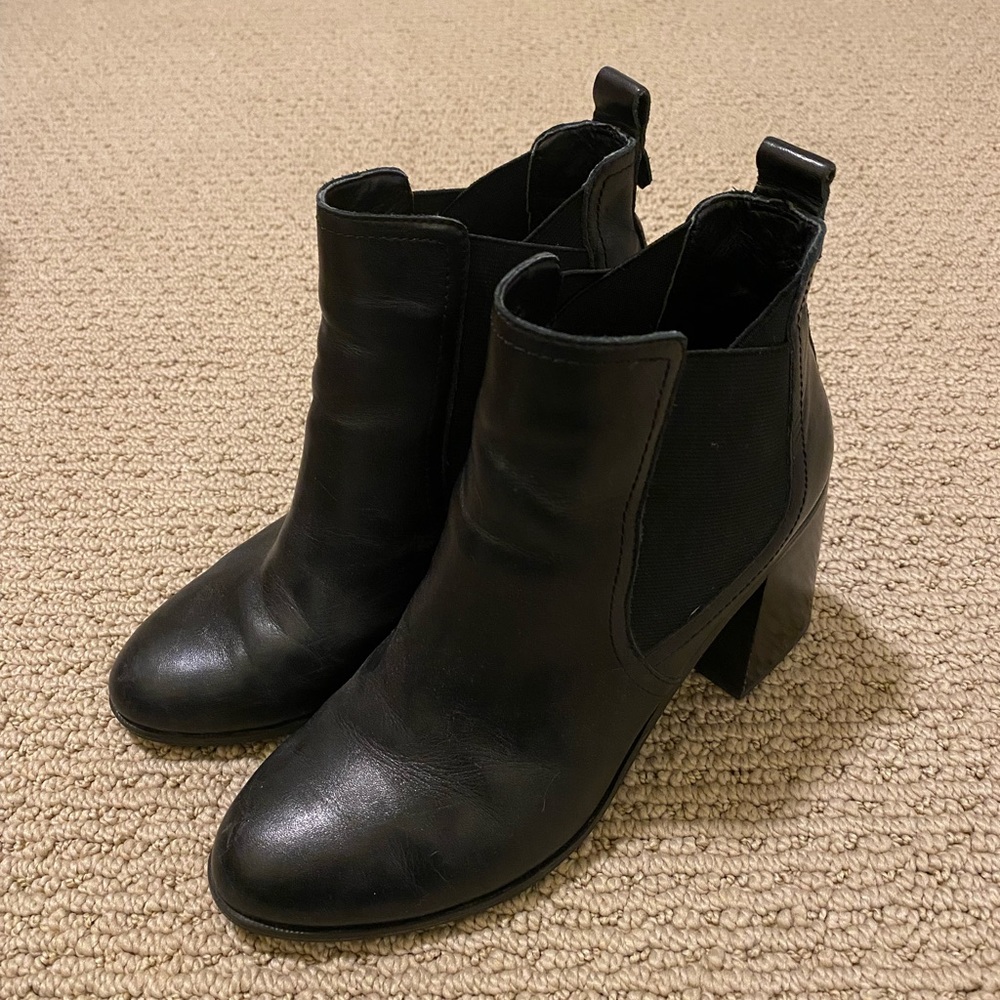 BP black block healed bootie